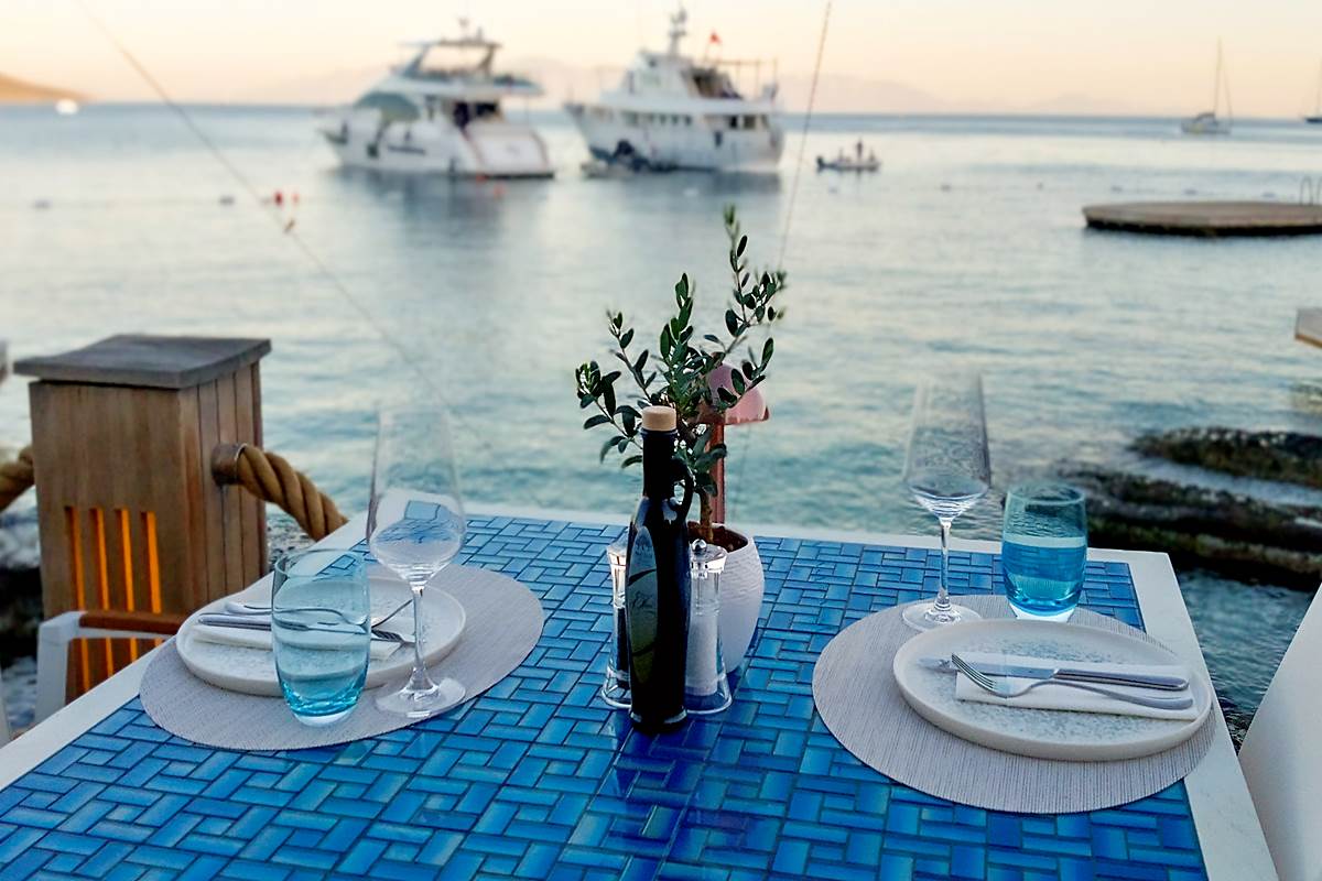 Paros adasının ikonik restorantı Barbarossa ile işbirliği