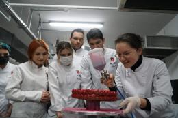 Gastronomi öğrencilerine mimari pasta atölyesi